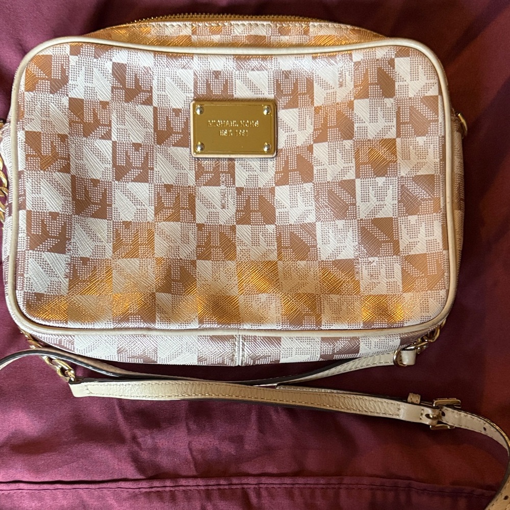 Michael Kors Jet Set Large Checkerboard Crossbody in rose gold